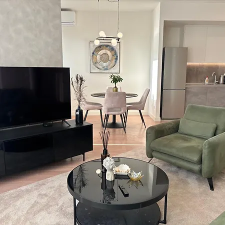 Bw Aqua Joi Lux 2 * Belgrad